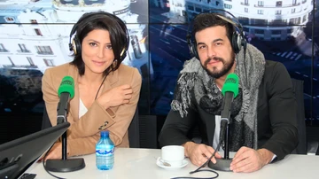 Bárbara Lennie y Mario Casas durante una entrevista en Onda Cero