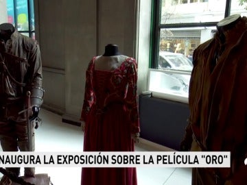 Ya está inaugurada la exposición del vestuario y atrezzo de 'Oro', la nueva película de Agustín Díaz Yanes, basada en un relato inédito de Arturo Pérez-Reverte