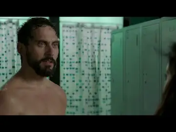 Clip de 'La Tribu' con Paco León y Maribel del Pino Clip de 'La Tribu' con Paco León y Maribel del Pino