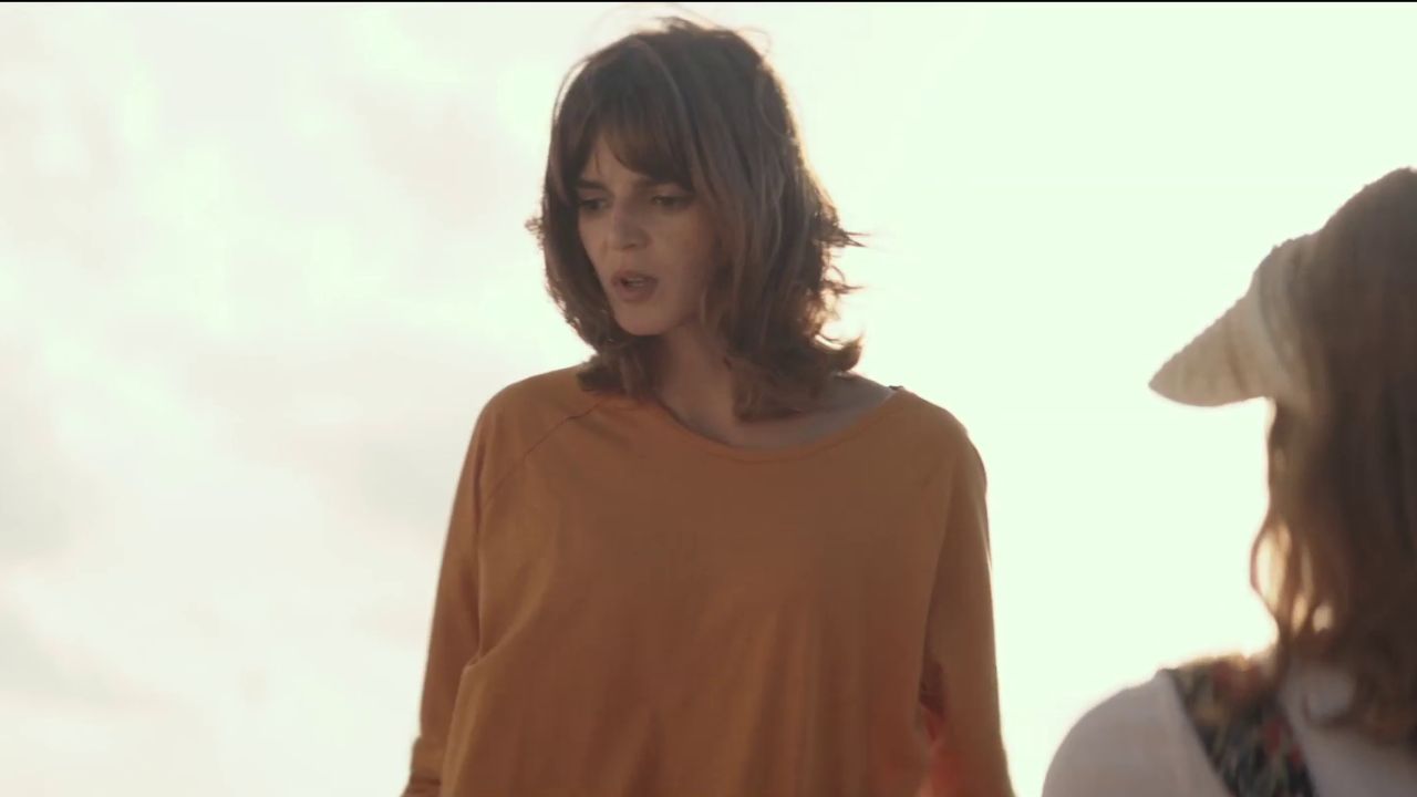 Clip de 'Gente que viene y bah' con Paula Malia y Clara