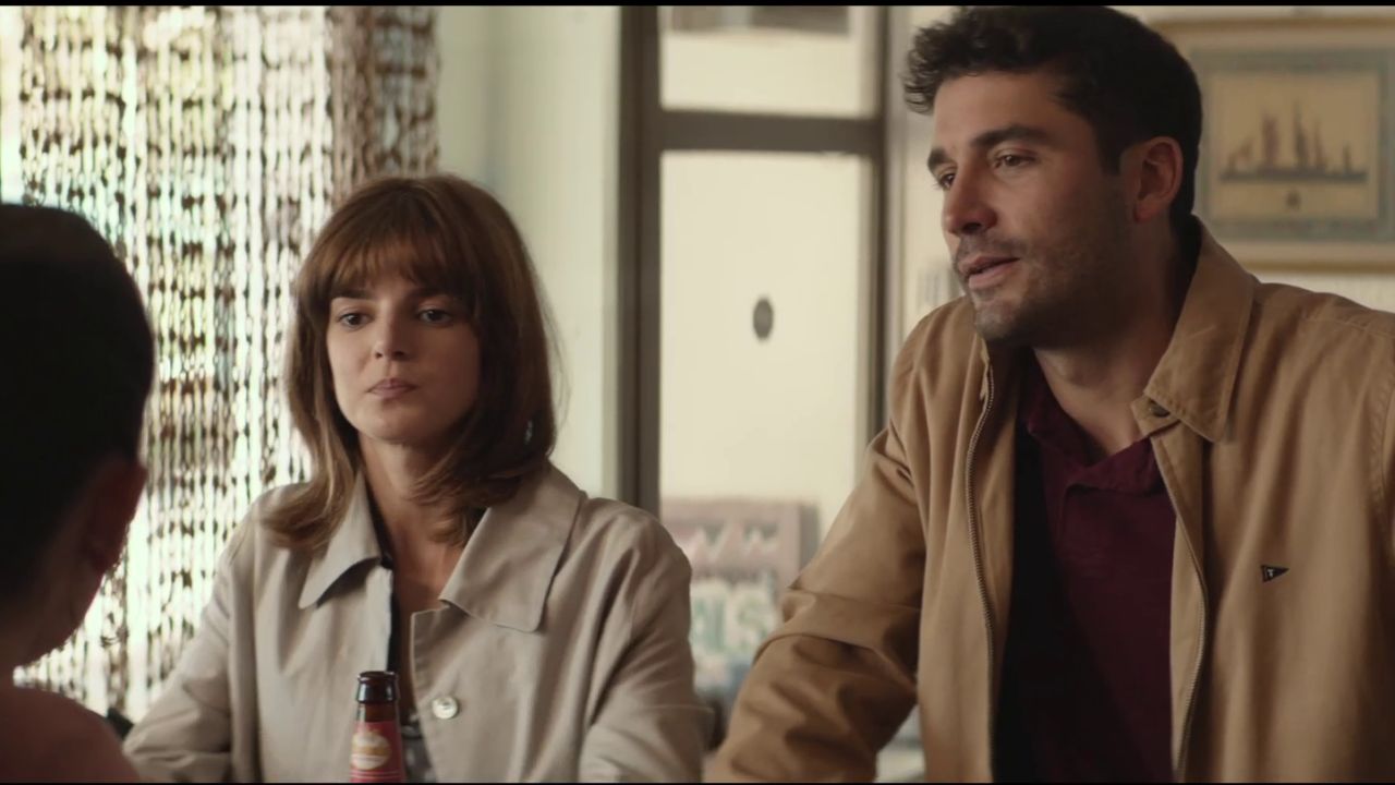 Clip de 'Gente Que Viene y Bah' con Clara Lago y Álex