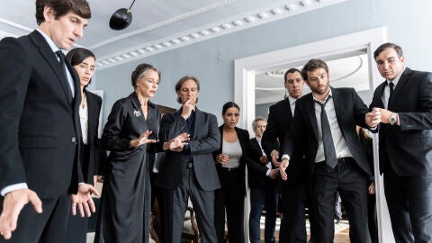 Manuel G&oacute;mez Pereira dirige &lsquo;Un funeral de locos&rsquo; con un reparto de lujo