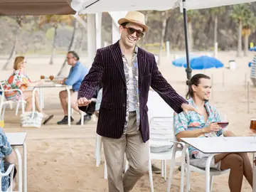 Jaime Lorente y Adriana Torrebejano protagonizan ‘Coartadas’, la nueva película de Martín Cuervo Jaime Lorente y Adriana Torrebejano protagonizan ‘Coartadas’, la nueva película de Martín Cuervo