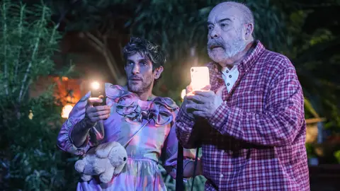 Antonio Resines y Quim Gutiérrez protagonizan ‘Haciendo amigos’, presentada por Santiago Segura Antonio Resines y Quim Gutiérrez protagonizan ‘Haciendo amigos’, presentada por Santiago Segura