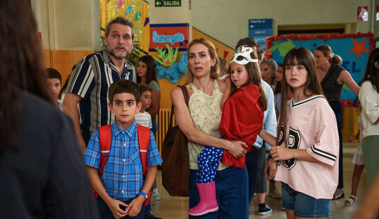 Kira Mir&oacute; y Salva Reina encabezan la divertida comedia familiar &lsquo;Tres de m&aacute;s&rsquo;