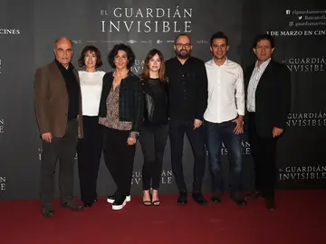El equipo al completo de 'El Guardián Invisible' El equipo al completo de 'El Guardián Invisible'