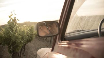 Blanca Suárez y Javier Rey, protagonistas de 'El verano que vivimos' Blanca Suárez y Javier Rey, protagonistas de 'El verano que vivimos'
