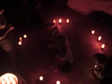 Tráiler oficial de '13 exorcismos' Tráiler oficial de '13 exorcismos'