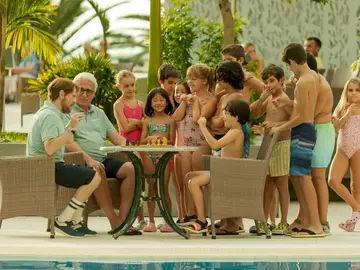 Así es el cartel de la nueva comedia de Santiago Segura, 'Vacaciones de verano' Así es el cartel de la nueva comedia de Santiago Segura, 'Vacaciones de verano'