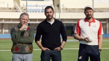 Paco Le&oacute;n, Atul Vijayakumar y Carolina Yuste protagonizan 'La Roja' de Marcel Barrena